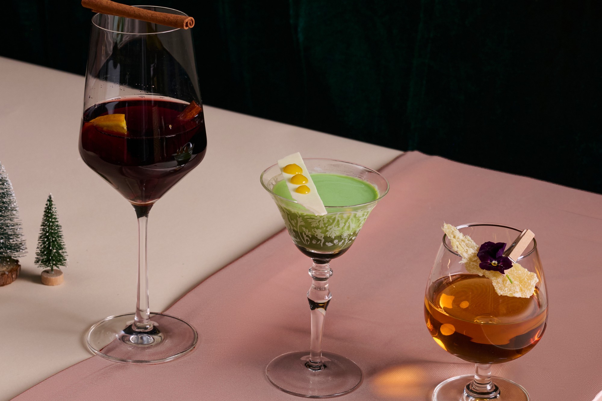 IMMERSE IN THE FESTIVE SEASON